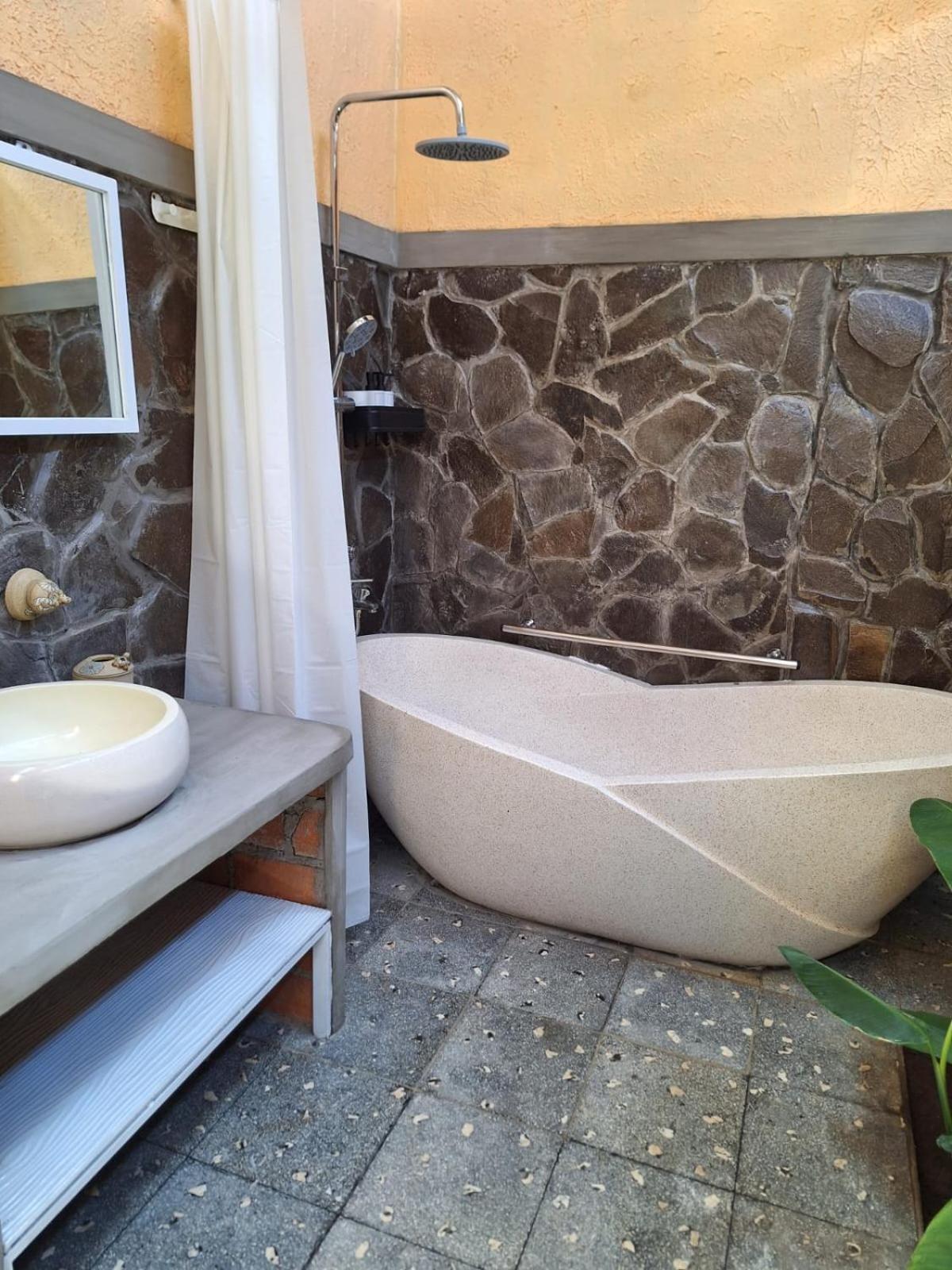 Inn House Homestay Dadapan Zewnętrze zdjęcie
